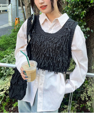 ループツイスト編みニットベスト