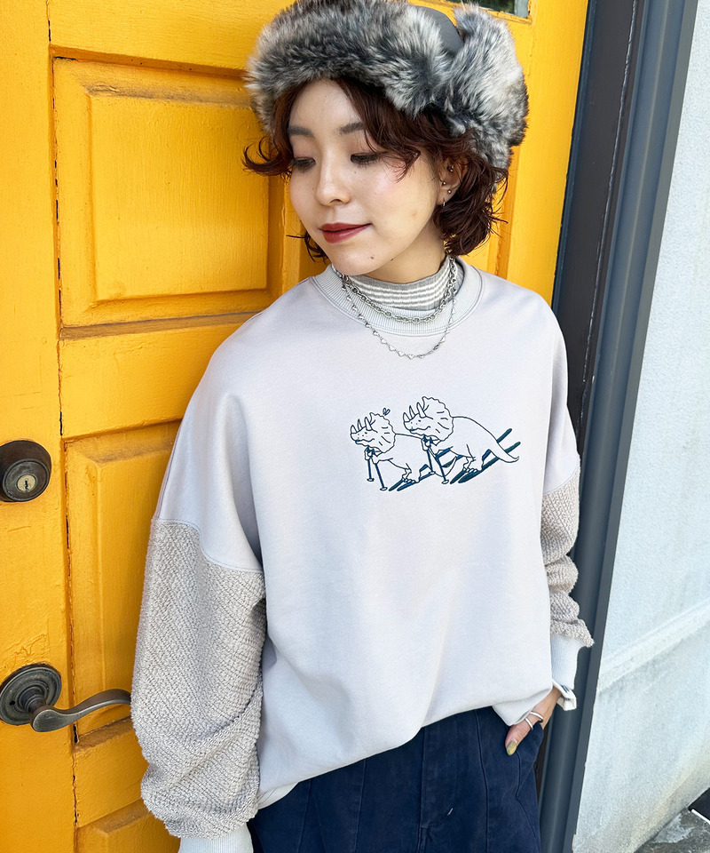 とにかく進む恐竜刺しゅうプルオーバー 詳細画像 ライトグレー 5