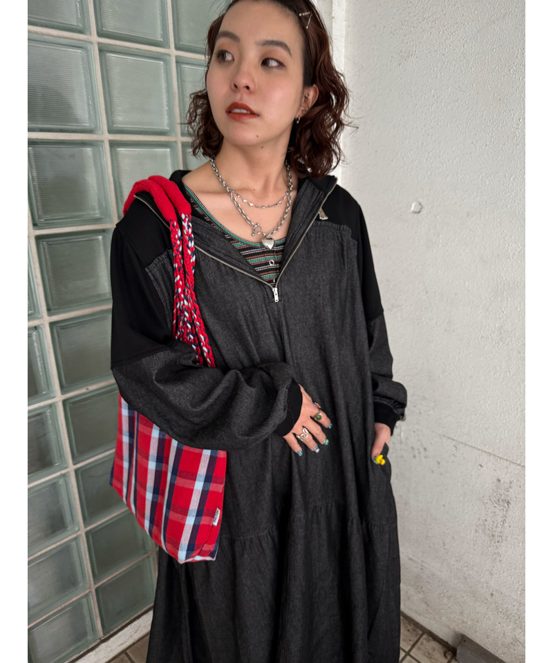 【m:rex】ミニ恐竜ワッペンデニムドッキングワンピース 詳細画像 ブラックデニム 4