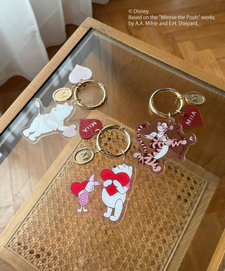 【超ときめき♡宣伝部 菅田愛貴様 着用】【Disney】くまのプーさん/ラブリーアクリルキーホルダー