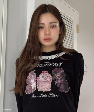 【Disney】おしゃれキャット / フリルスウェット