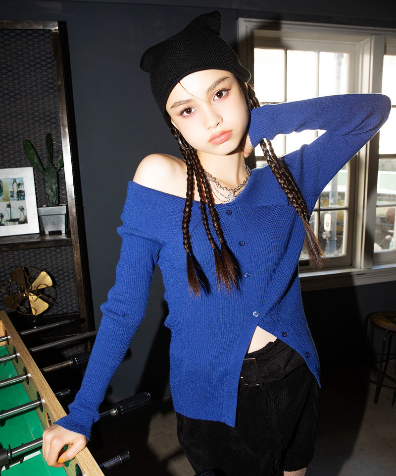 オフショルスリットヘムニットトップス 詳細画像 ブルー 1