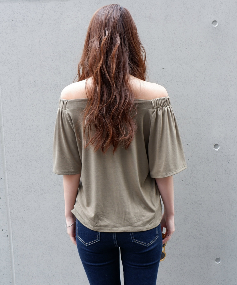 オフショルダーカットトップス 詳細画像 カーキ 3