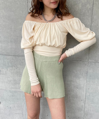 オフショルダーパフスリーブトップス