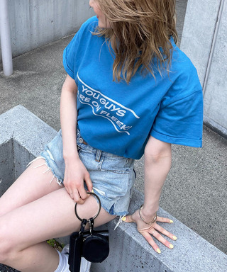 ロールアップロゴTシャツ