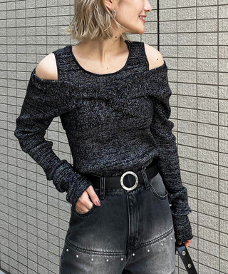 レイヤード風フロントクロスラメニット