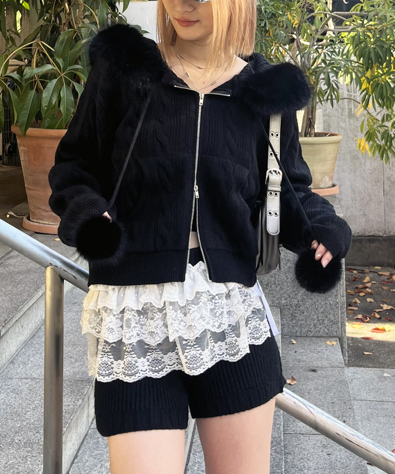 ぽんぽん付きケーブル編みニットショートパーカー 詳細画像 ブラック 5