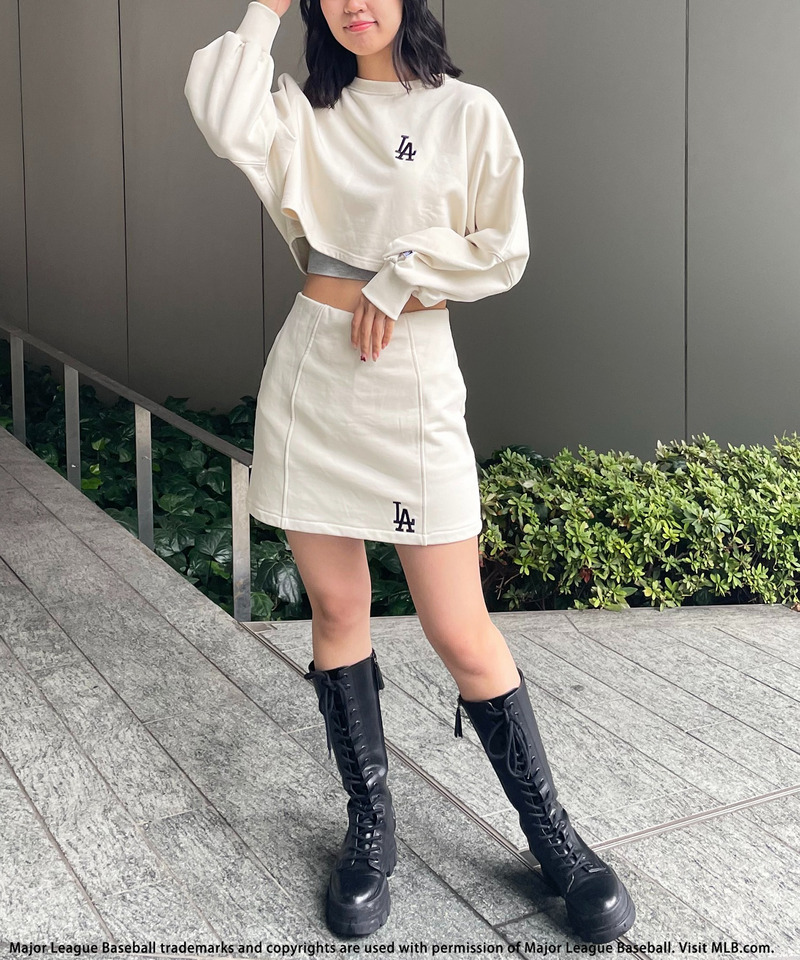 【MLB】刺しゅうロゴドルマンスカートセットアップ 詳細画像 オフホワイト 11