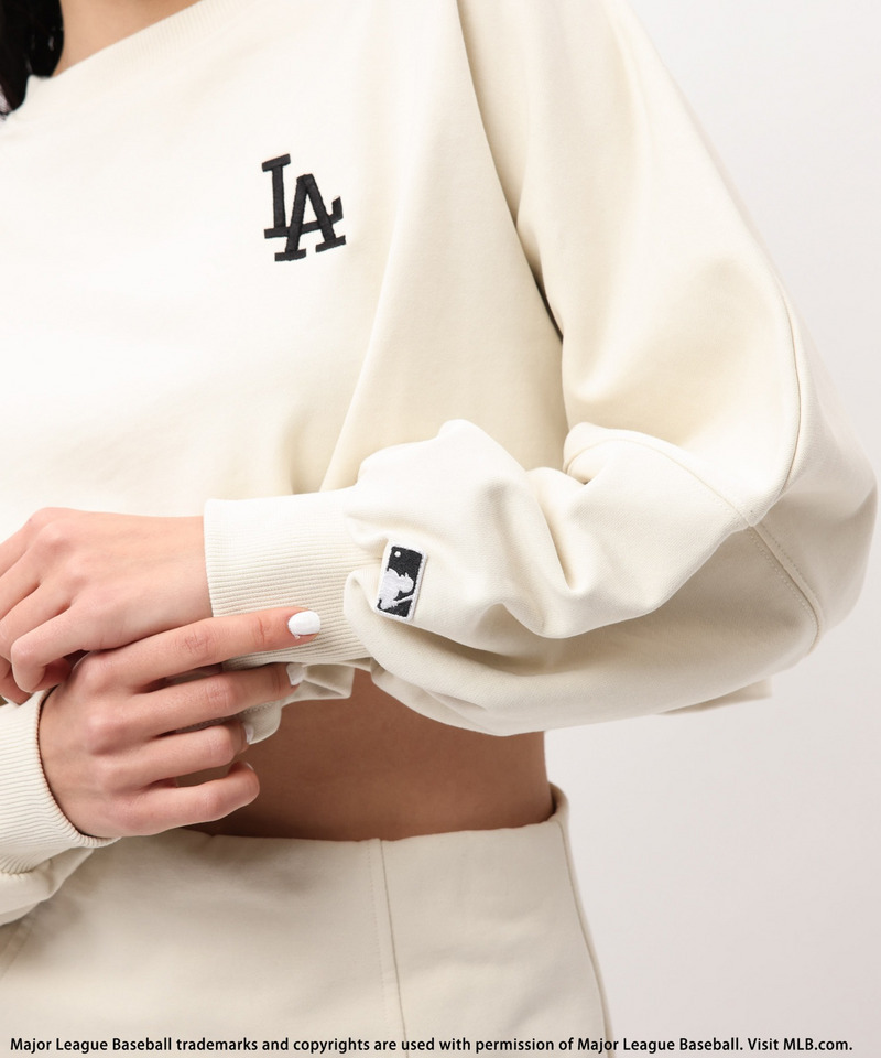 【MLB】刺しゅうロゴドルマンスカートセットアップ 詳細画像 オフホワイト 4
