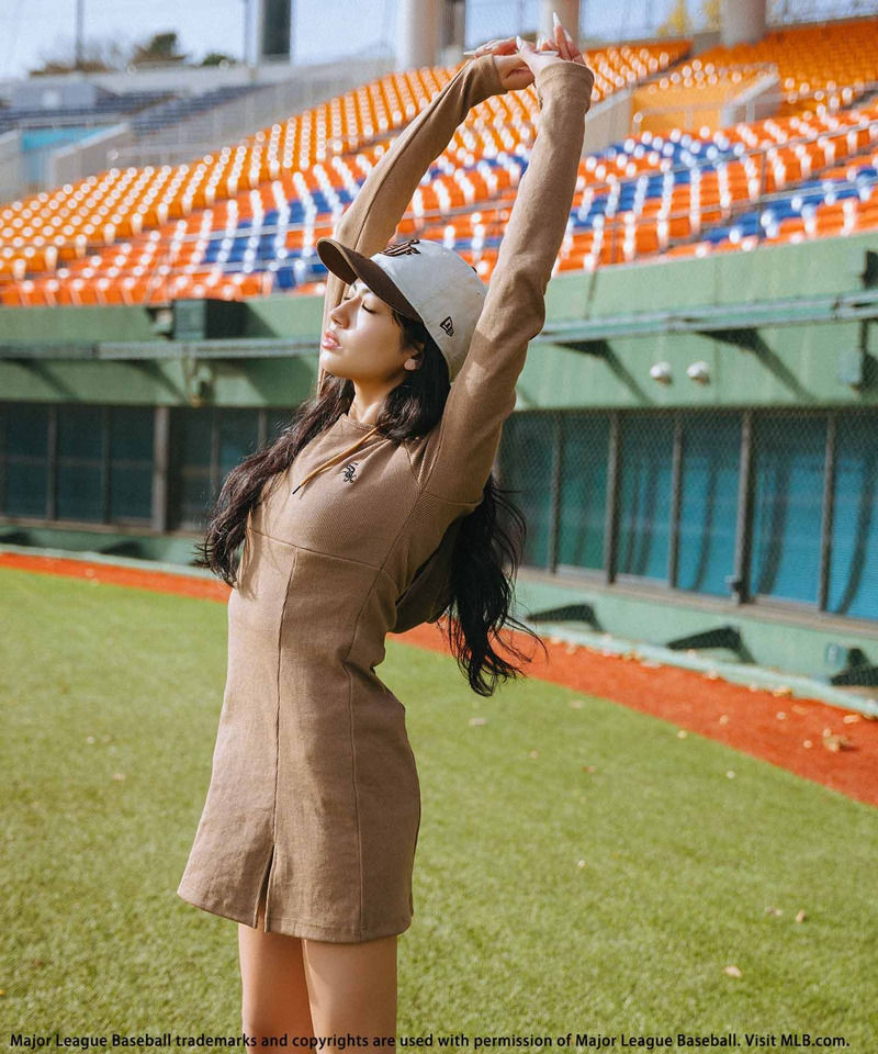 【MLB】刺しゅうロゴタイトリブフーディミニワンピース 詳細画像 ブラウン 3