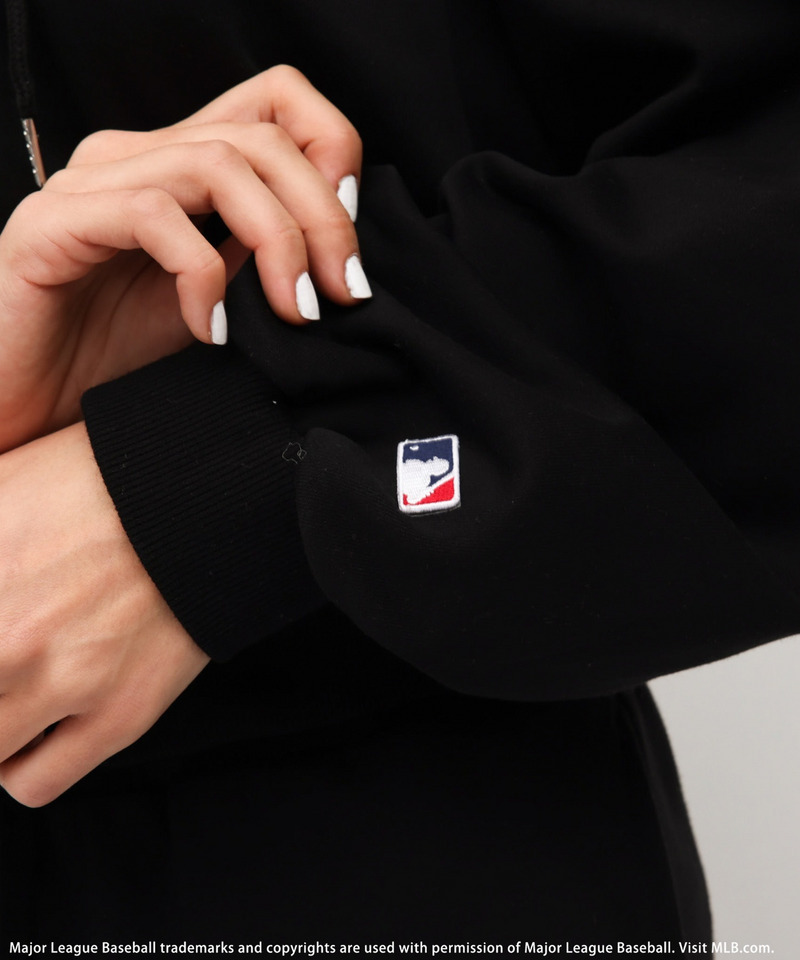 【MLB】刺しゅうロゴショートZIPパーカー 詳細画像 ブラック 16