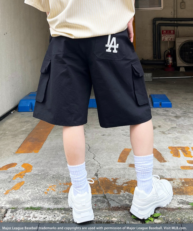 【MLB】刺しゅうロゴカーゴハーフパンツ 詳細画像 ブラック 5