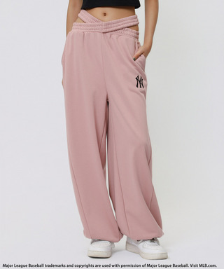 【MLB】刺しゅうロゴウエストカットバレルレッグスウェットパンツ