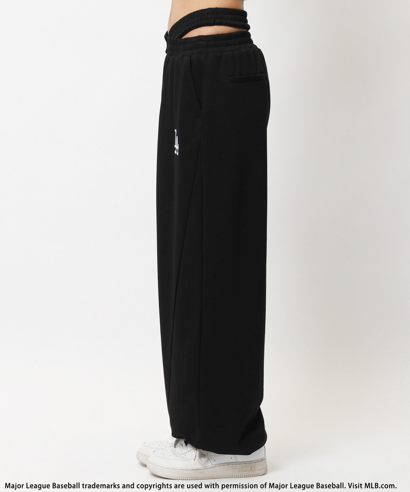 【MLB】刺しゅうロゴウエストカットバレルレッグスウェットパンツ 詳細画像 ブラック 12