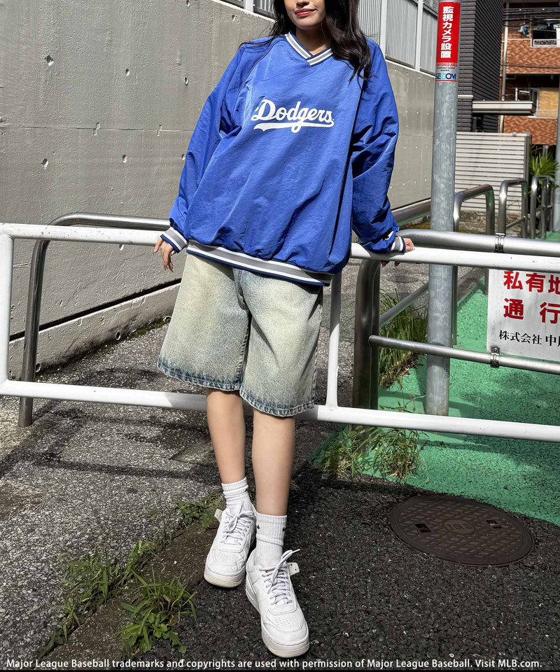 【MLB】刺しゅうロゴナイロンプルオーバー 詳細画像 ブルー 2