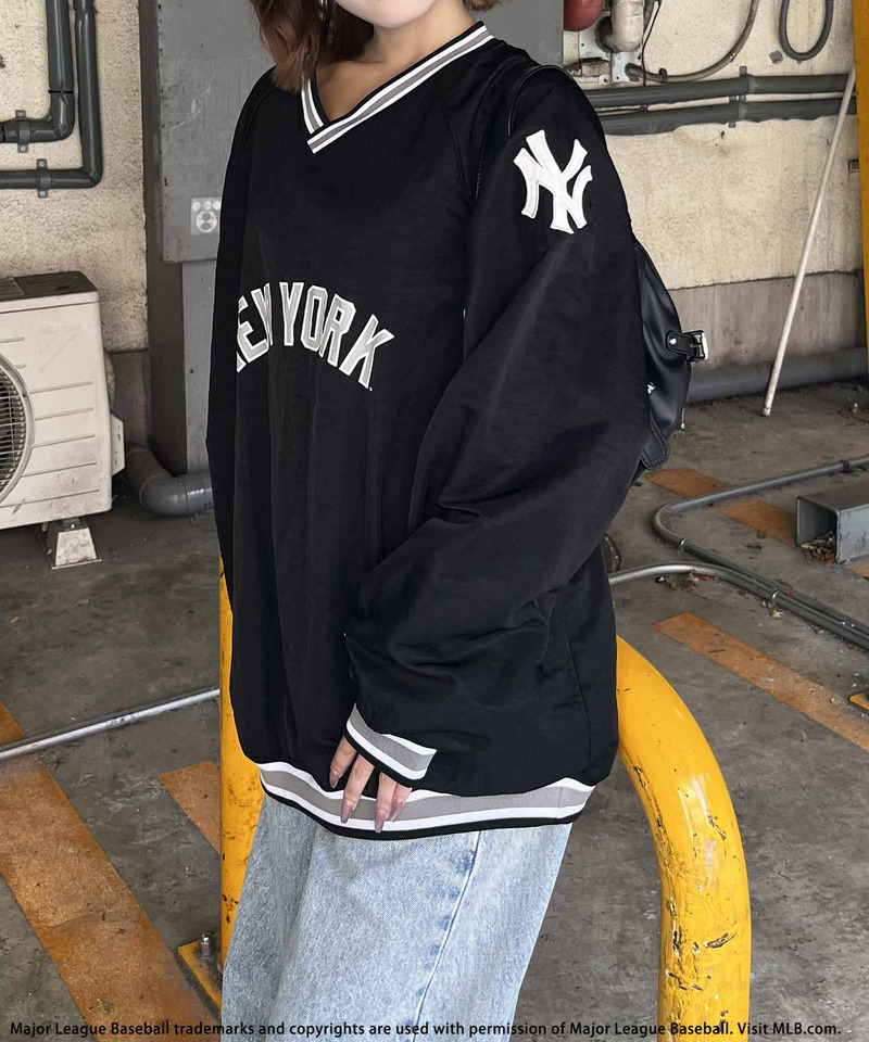 【MLB】刺しゅうロゴナイロンプルオーバー 詳細画像 ブラック 3