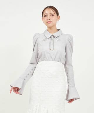 リボンタイ付タイトシャツ