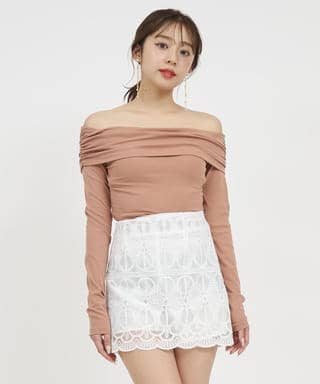 ギャザーオフショルトップス