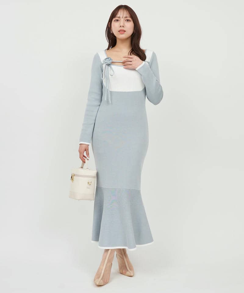 コサージュ付デコルテライン配色ニットマーメイドワンピース 詳細画像 ブルー 1