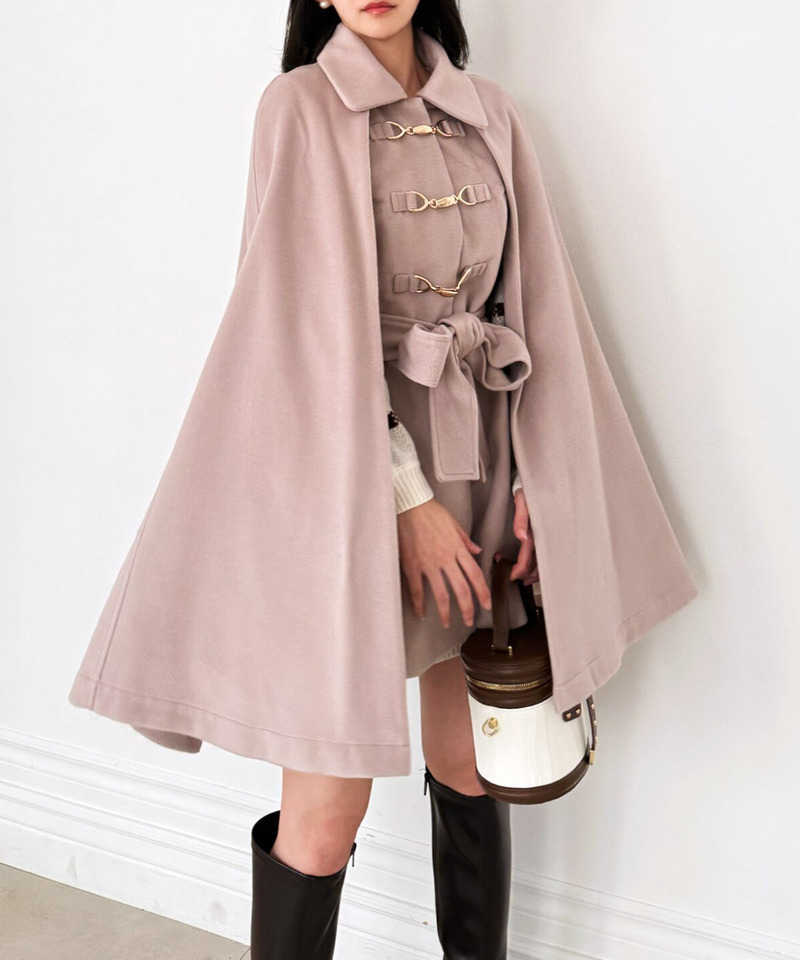 GirlsAward2025 A/W 鶴嶋 乃愛様着用】ビット付ケープコート｜ROYAL