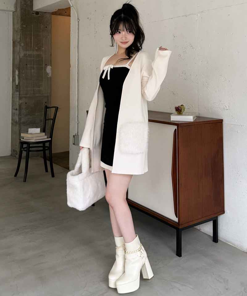 【セット購入】リボン付アソートニットタイトミニワンピース×ファーポケットミドルニットカーディガン 詳細画像 ワンピース（ブラック）×カーディガン（オフホワイト） 2