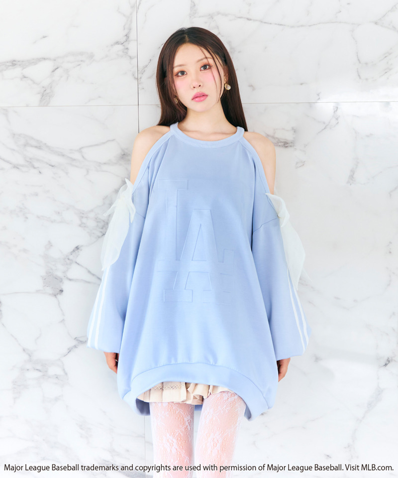 【GirlsAward2025 A/W 加藤 史帆様着用】【MLB】エンボスロゴBIGリボンコールドショルダーチュニック 詳細画像 ブルー 5