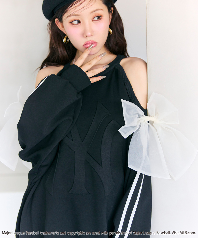 【GirlsAward2025 A/W 加藤 史帆様着用】【MLB】エンボスロゴBIGリボンコールドショルダーチュニック 詳細画像 ブラック 8