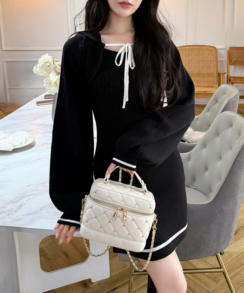 ケーブル配色リボンフーディーミニワンピース 詳細画像 ブラック 2