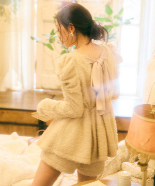 カールボア長袖ペプラムトップス