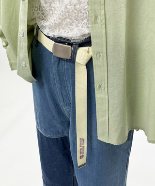 マットバックルロゴ刺しゅうガチャベルト