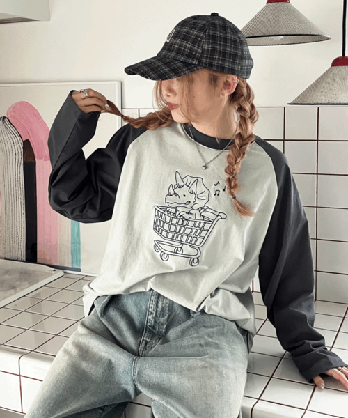 一緒にショッピングしたい恐竜ロンTEE 詳細画像