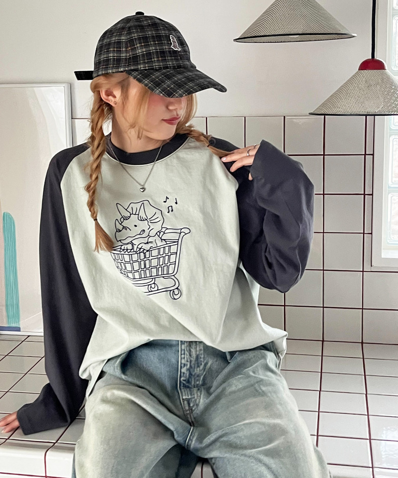 一緒にショッピングしたい恐竜ロンTEE 詳細画像 ブラック系 4