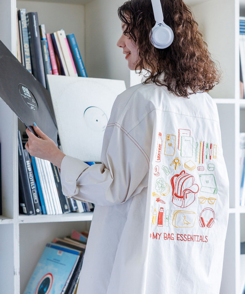 #MY BAG ESSENCIALS BACK刺しゅうシャツ 詳細画像