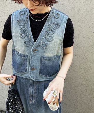 うねうねフリンジデニムベスト