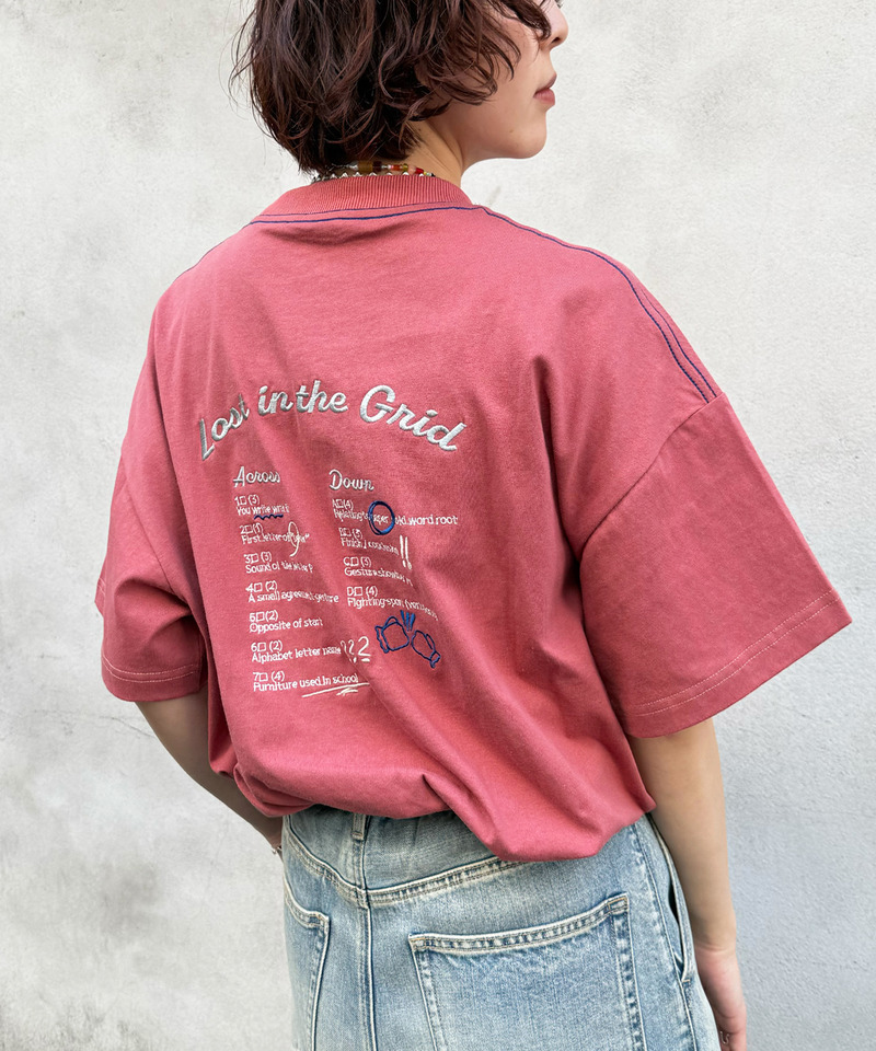 Words meet play in a crossword.刺繍TEE 詳細画像 ピンク 6