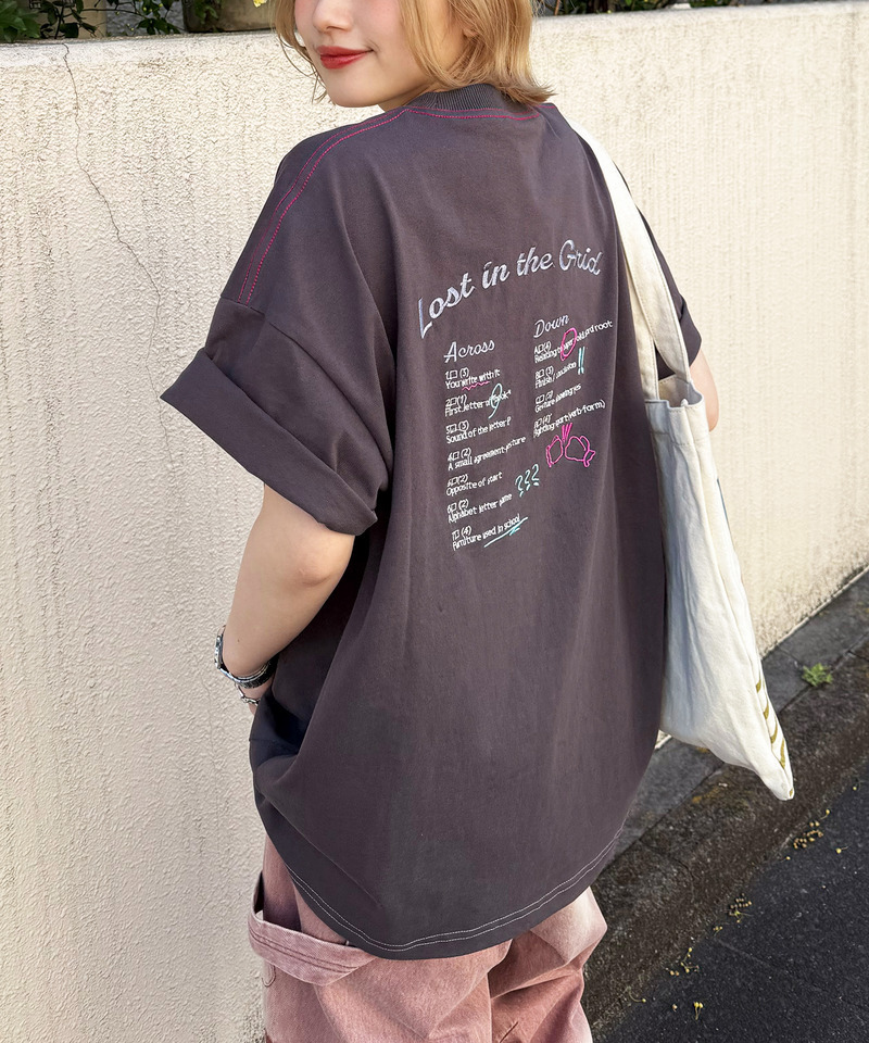 Words meet play in a crossword.刺繍TEE 詳細画像 ブラック系 3