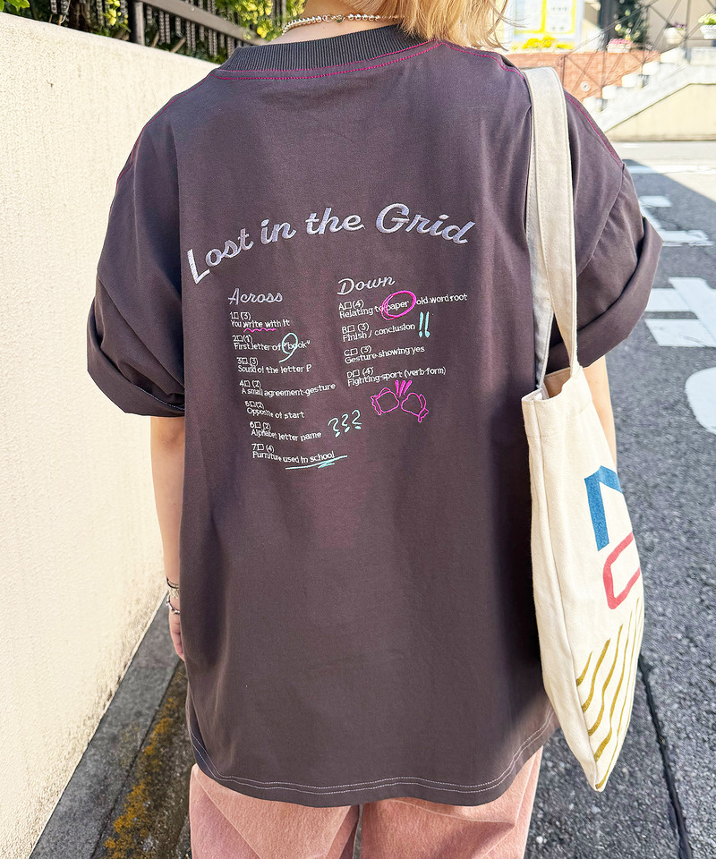 Words meet play in a crossword.刺繍TEE 詳細画像 ブラック系 5