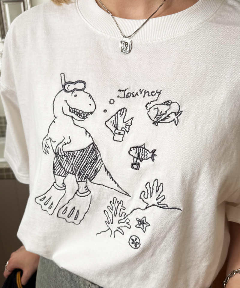 【EC限定REVIVAL】魚とシュノーケリングしたい恐竜刺しゅうTEE 詳細画像 オフホワイト 22