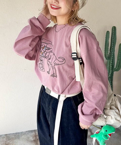 カプセルトイを回したい恐竜刺しゅうロンTEE