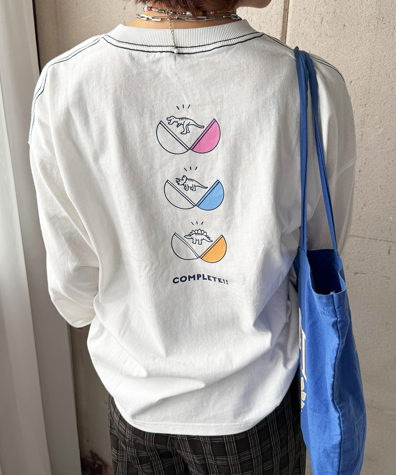 カプセルトイを回したい恐竜刺しゅうロンTEE 詳細画像 オフホワイト 3