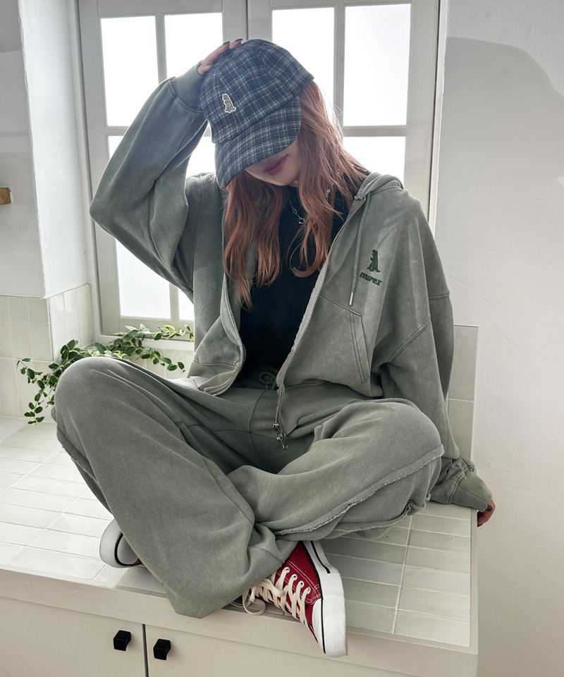 【m:rex】ミニ恐竜刺しゅうショート丈フードZIPパーカー 詳細画像 カーキ 1