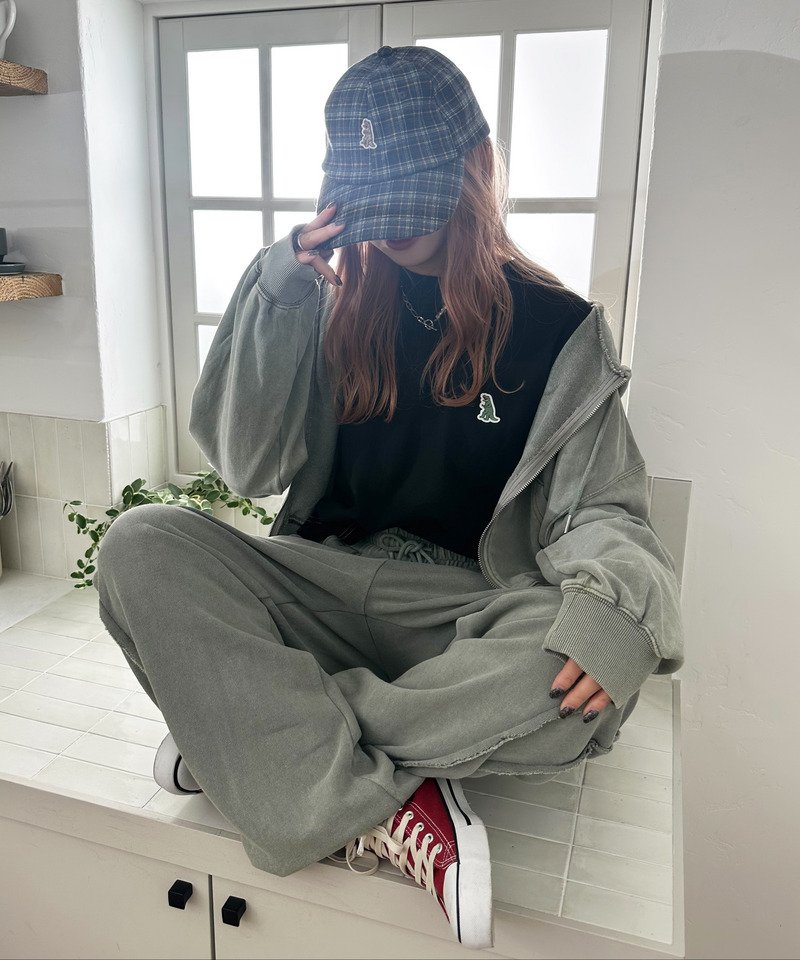 【m:rex】ミニ恐竜刺しゅうショート丈フードZIPパーカー 詳細画像 カーキ 2