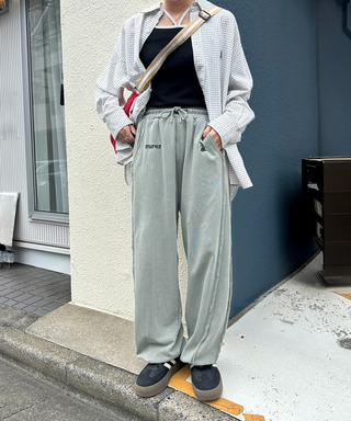 【m:rex】ミニ恐竜刺しゅうスウェットパンツ