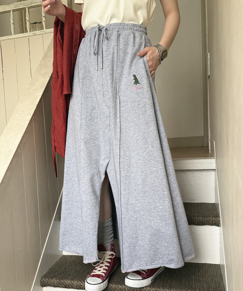 【m:rex】ミニ恐竜刺しゅうスリットAラインスカート 詳細画像 グレー 1