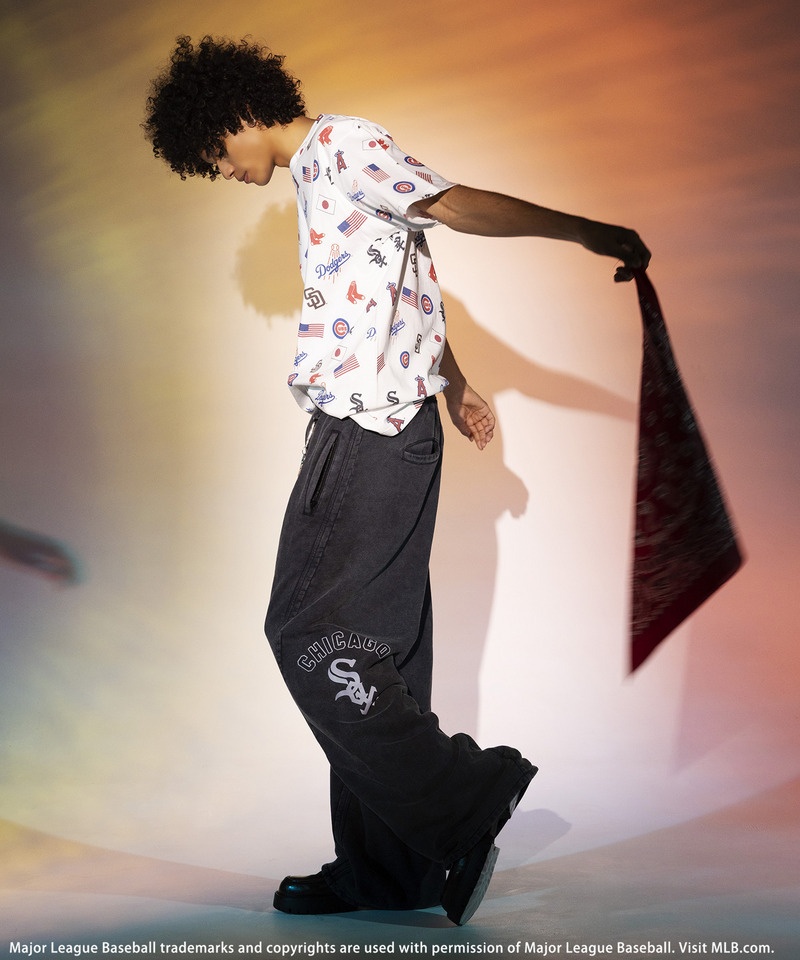 【MLB】All-over Print Tee 詳細画像 ホワイト 4