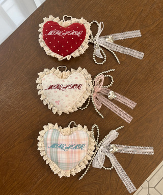 HEART POUCH CHARM