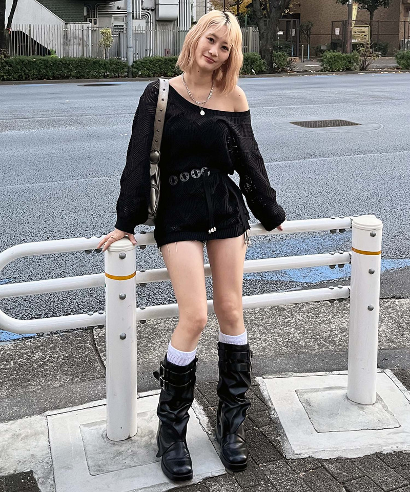 透かし編みベルト付きワンショルニット 詳細画像 ブラック 4