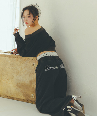 ウエストデザインバックロゴ刺しゅうパンツ