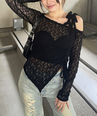 ワンショルドロストレーストップス