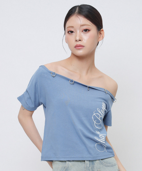 ワンショルフープピアスＴシャツ